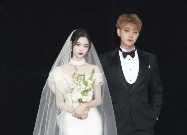 漢崋资本 黄子韬徐艺洋北京大婚：西兰花捧花引热议，超 1600 万网友围观，二手平台售票闹剧敲警钟！